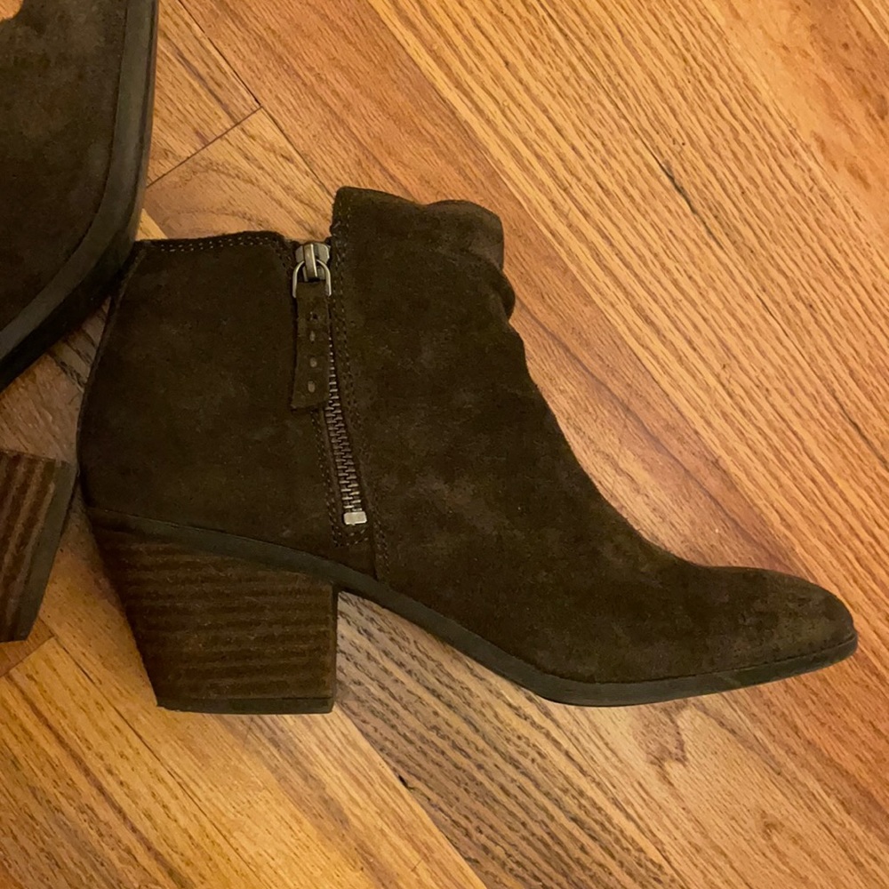 Frye & Co Brown Suede Booties